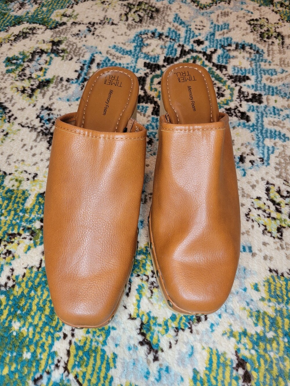 NWOT Time And Tru Brown Memory Foam Studded Faux Leather Wood Heeled‎ Clogs 10 - Picture 3 of 7